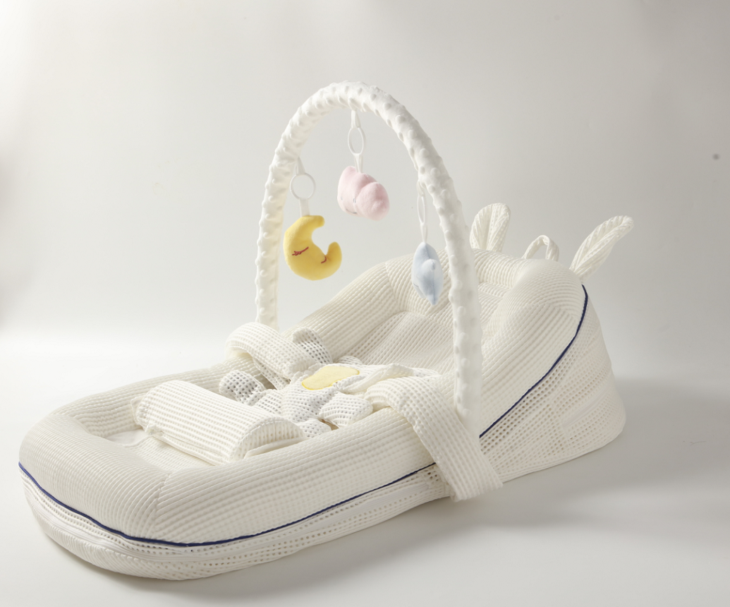 Baby crib | holder | luxury | elevation adjustment | toys