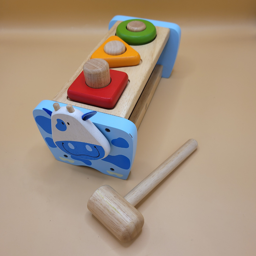 I'M Toy Cow Hammer and Peg Bench