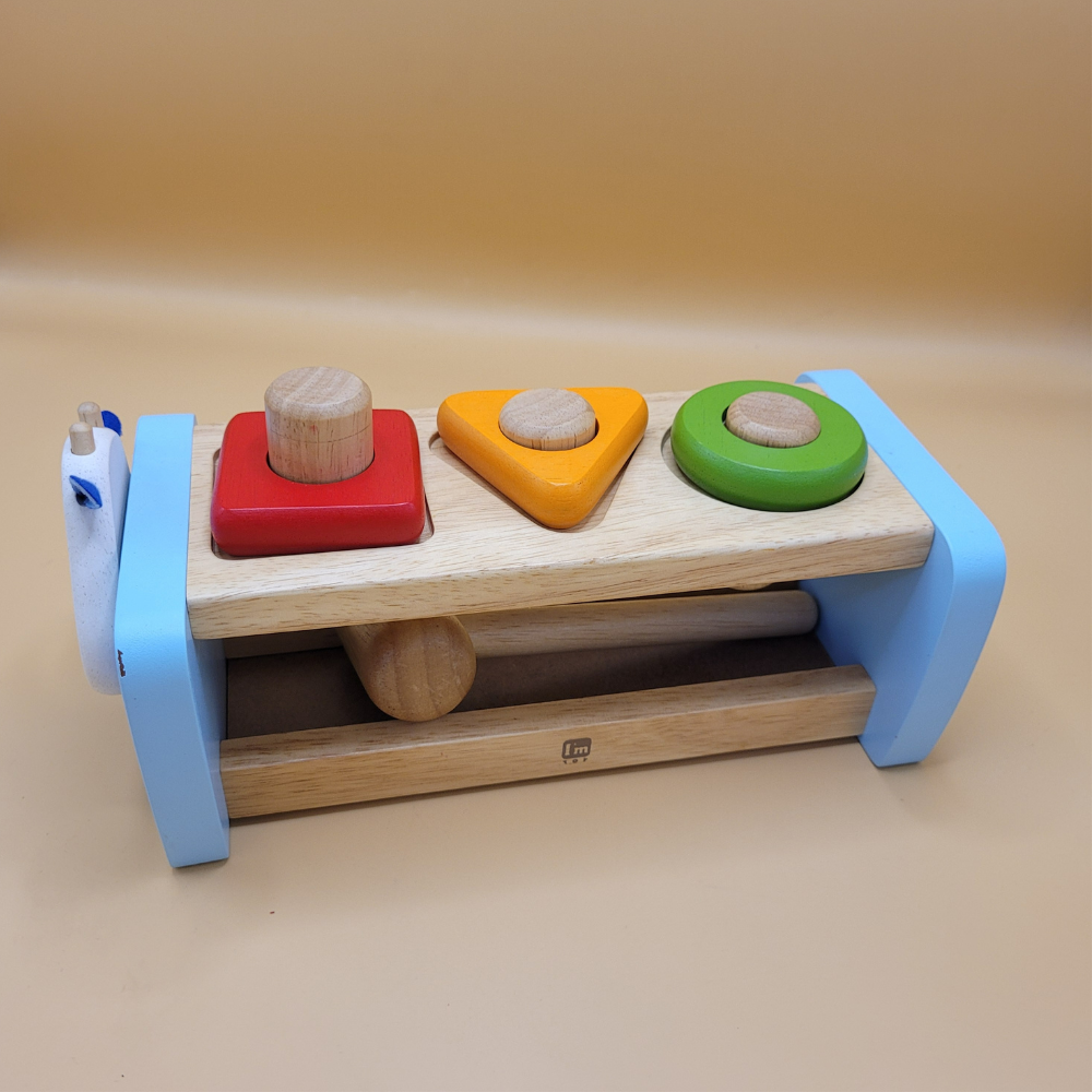 I'M Toy Cow Hammer and Peg Bench